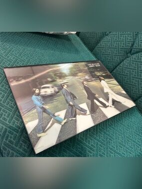 Holographic “Abbey Road” famed photo
